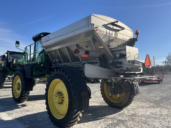 Image of John Deere R4038 equipment image 4