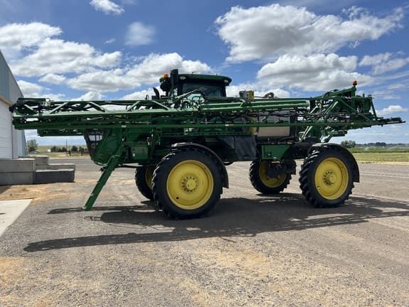 Image of John Deere R4038 equipment image 2