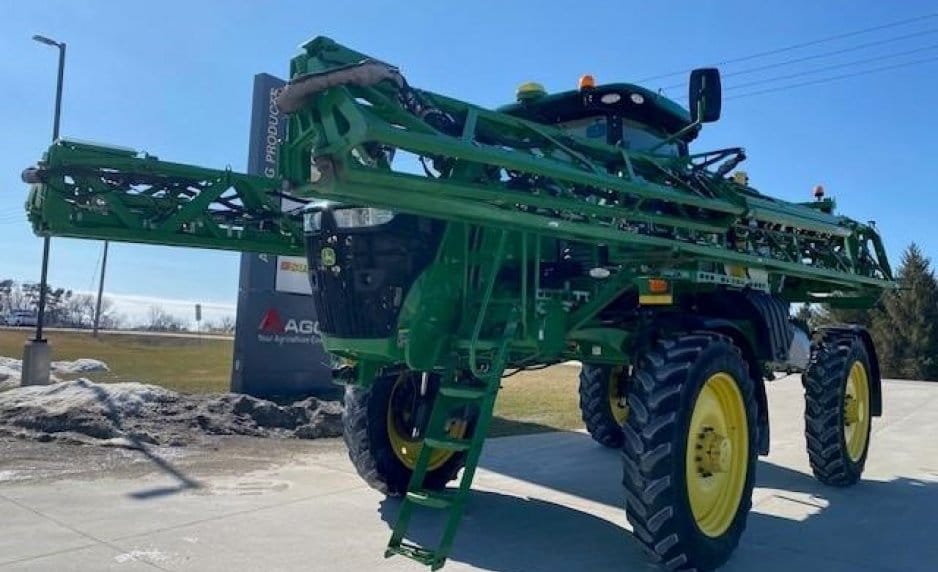 2020 John Deere R4038 Equipment Image0