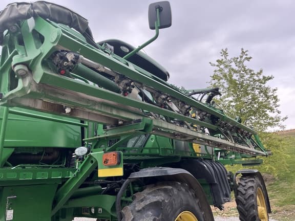 Image of John Deere R4038 equipment image 2