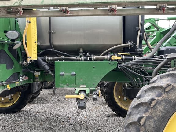 Image of John Deere R4038 equipment image 3