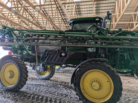 Image of John Deere R4038 equipment image 1
