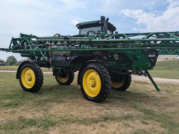 Image of John Deere R4038 equipment image 1