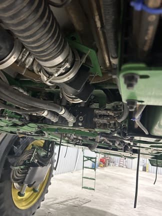 Image of John Deere R4038 equipment image 4