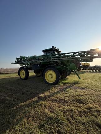 Image of John Deere R4038 equipment image 1