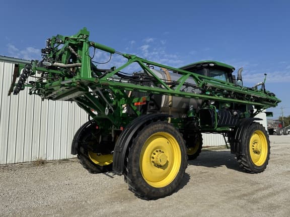 Image of John Deere R4038 equipment image 2