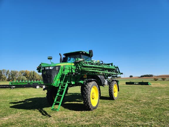 Image of John Deere R4038 equipment image 1