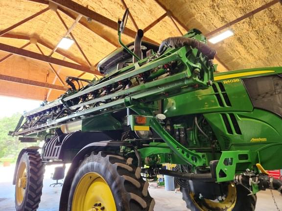 Image of John Deere R4038 equipment image 2