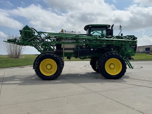Image of John Deere R4038 equipment image 4