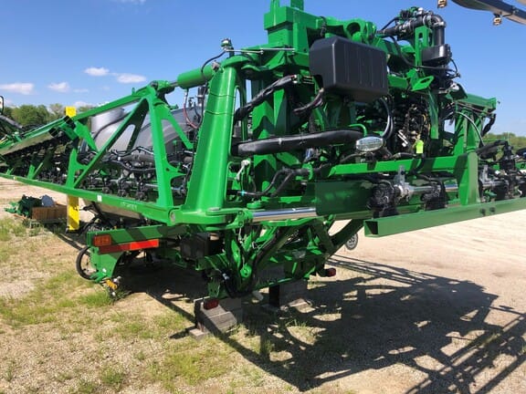 Main image John Deere R4038 Liquid System