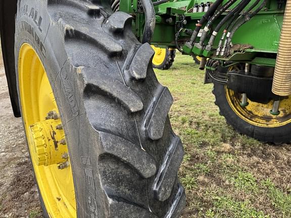 Image of John Deere R4038 equipment image 1