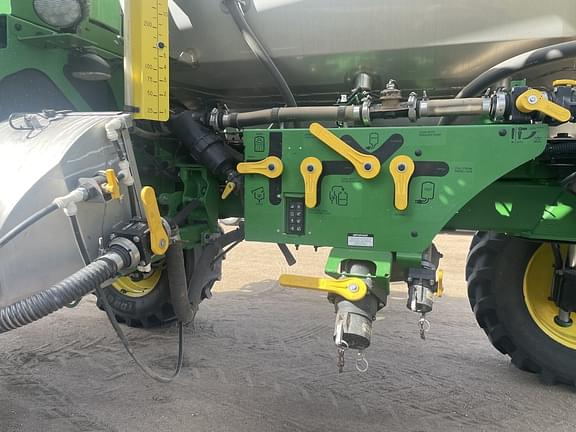Image of John Deere R4038 equipment image 2