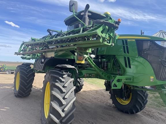Image of John Deere R4038 equipment image 1
