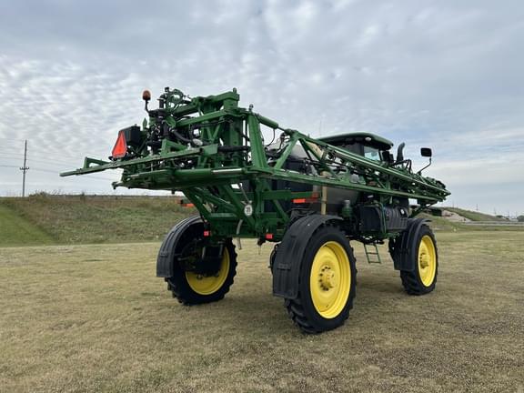 Image of John Deere R4038 equipment image 4