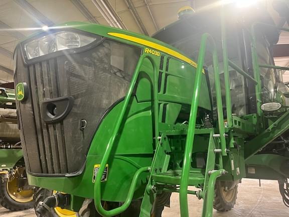 Image of John Deere R4038 equipment image 4
