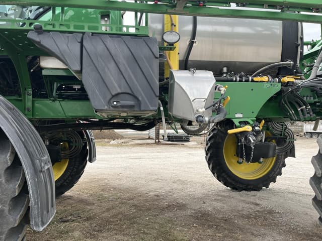 Image of John Deere R4038 equipment image 4