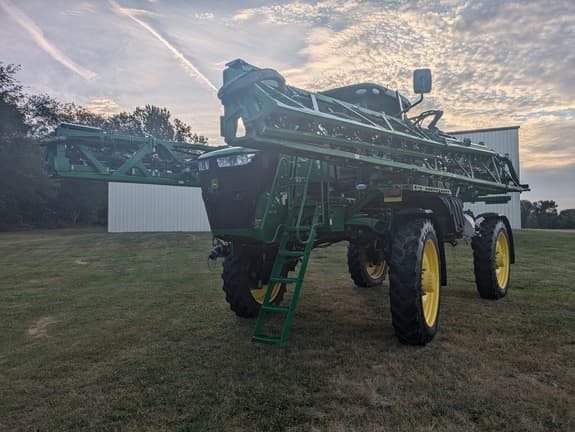 Image of John Deere R4038 equipment image 3