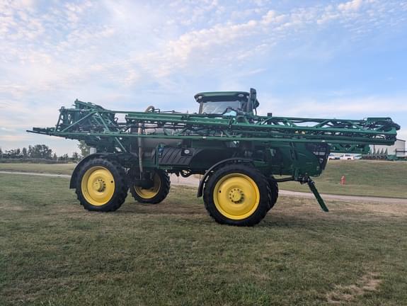 Image of John Deere R4038 equipment image 4