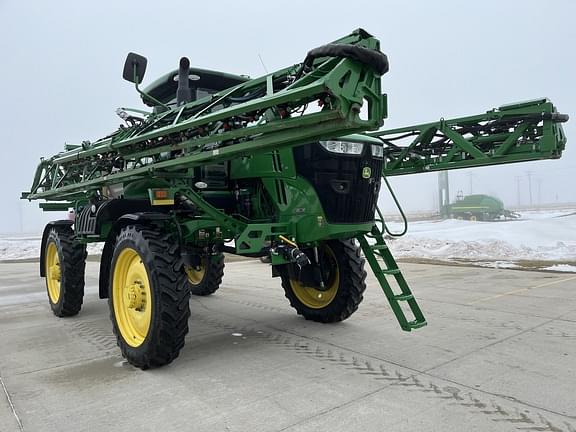 Image of John Deere R4038 equipment image 1