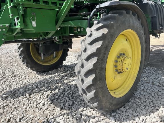 Image of John Deere R4038 equipment image 3