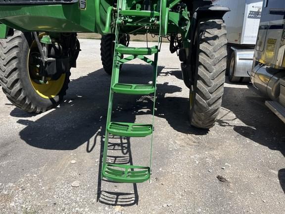 Image of John Deere R4038 equipment image 4