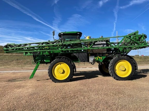 2020 John Deere R4038 Equipment Image0