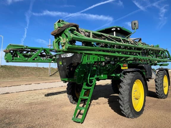 Image of John Deere R4038 equipment image 1