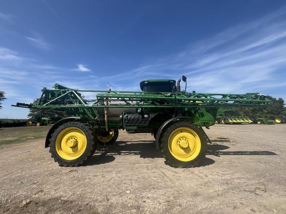 Image of John Deere R4038 equipment image 4