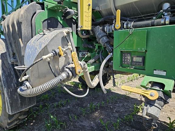 Image of John Deere R4038 equipment image 3