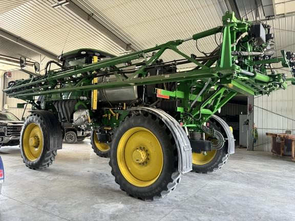 Image of John Deere R4038 equipment image 1