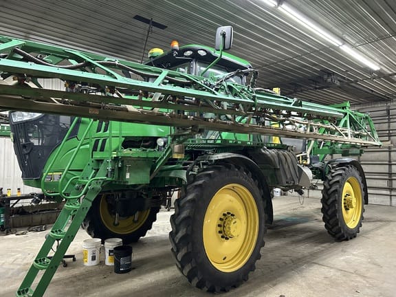 2020 John Deere R4038 Equipment Image0