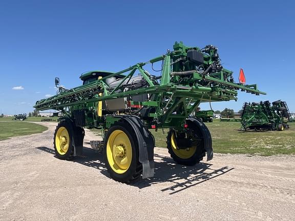 Image of John Deere R4038 equipment image 3