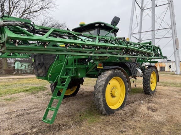 Image of John Deere R4038 equipment image 1