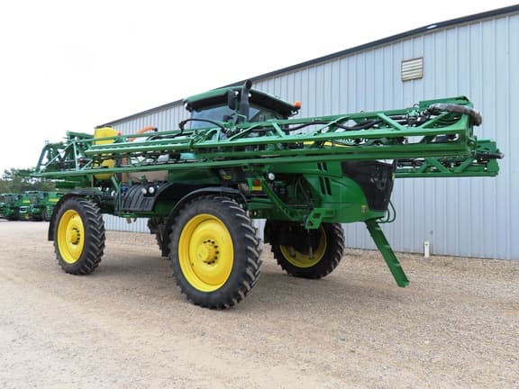 Image of John Deere R4038 equipment image 1