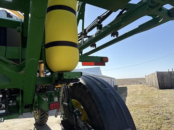 Image of John Deere R4038 equipment image 3