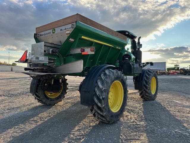 Image of John Deere R4038 equipment image 3