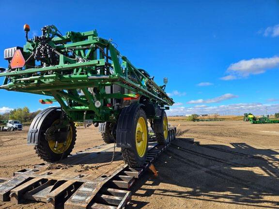 Image of John Deere R4038 equipment image 3