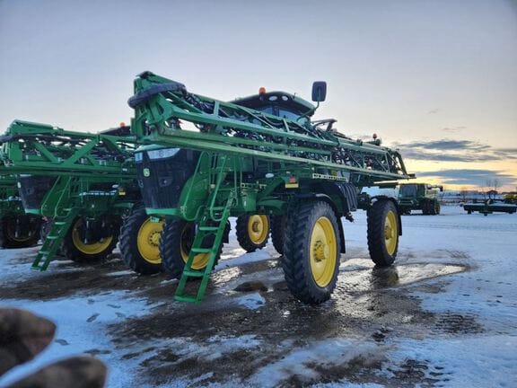 2020 John Deere R4038 Equipment Image0