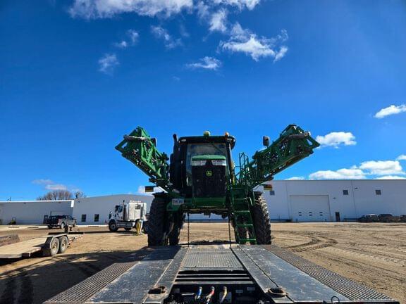 Image of John Deere R4038 equipment image 1