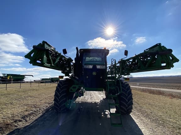 Image of John Deere R4038 equipment image 1