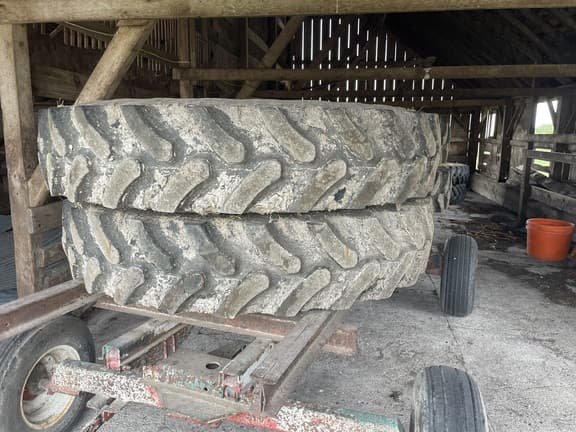 Image of John Deere R4038 equipment image 2