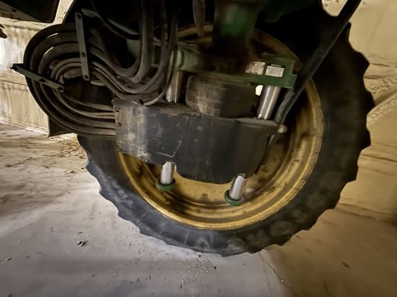 Image of John Deere R4038 equipment image 4