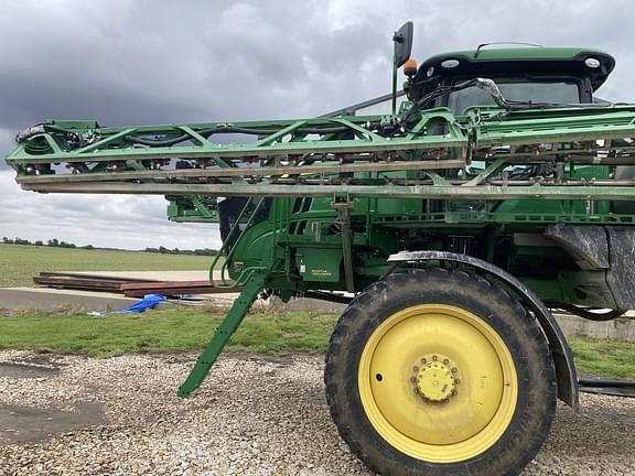 Image of John Deere R4038 equipment image 1