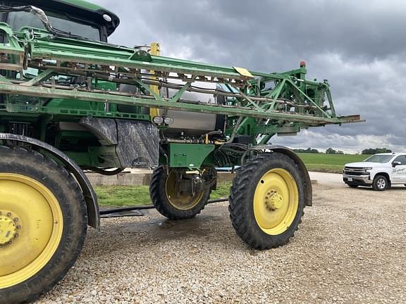 Image of John Deere R4038 equipment image 2