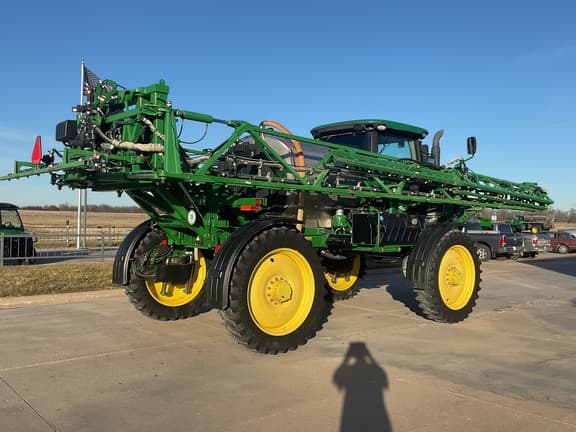 Image of John Deere R4038 equipment image 1