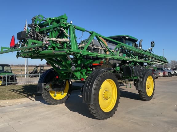 Image of John Deere R4038 equipment image 1