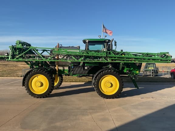 Image of John Deere R4038 equipment image 4