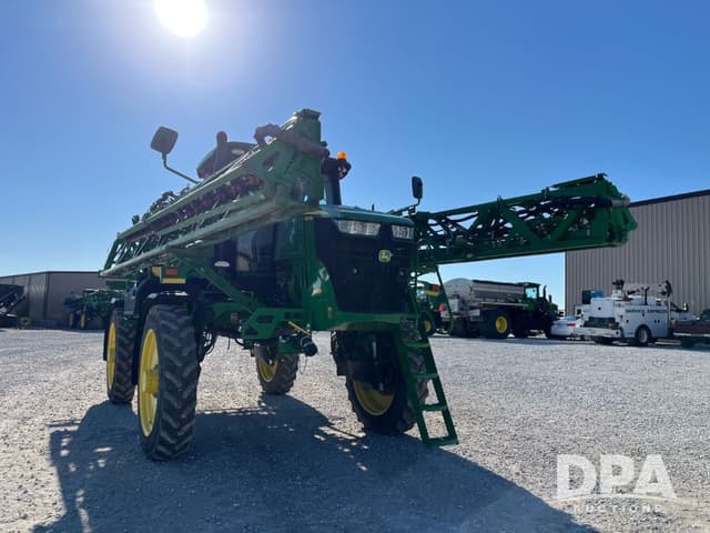 Image of John Deere R4038 equipment image 3