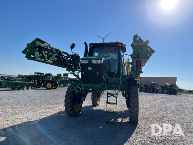 Image of John Deere R4038 equipment image 1