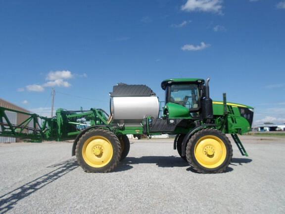 Image of John Deere R4044 equipment image 1